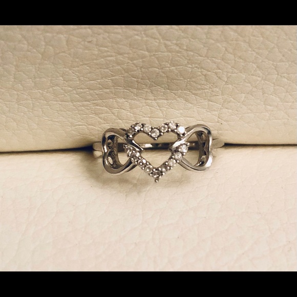 Sterling silver and diamond ring - Picture 2 of 3